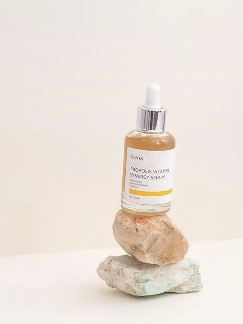 iUNIK Propolis Vitamin Synergy Serum 50ml - Image 2