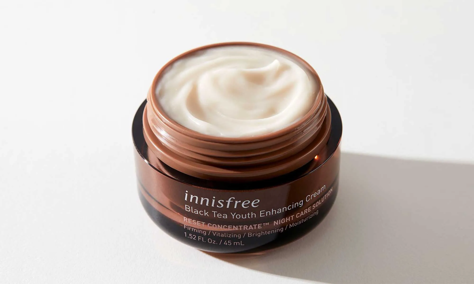 Innisfree Black Tea Youth Enhancing Cream 45 mL - Image 2